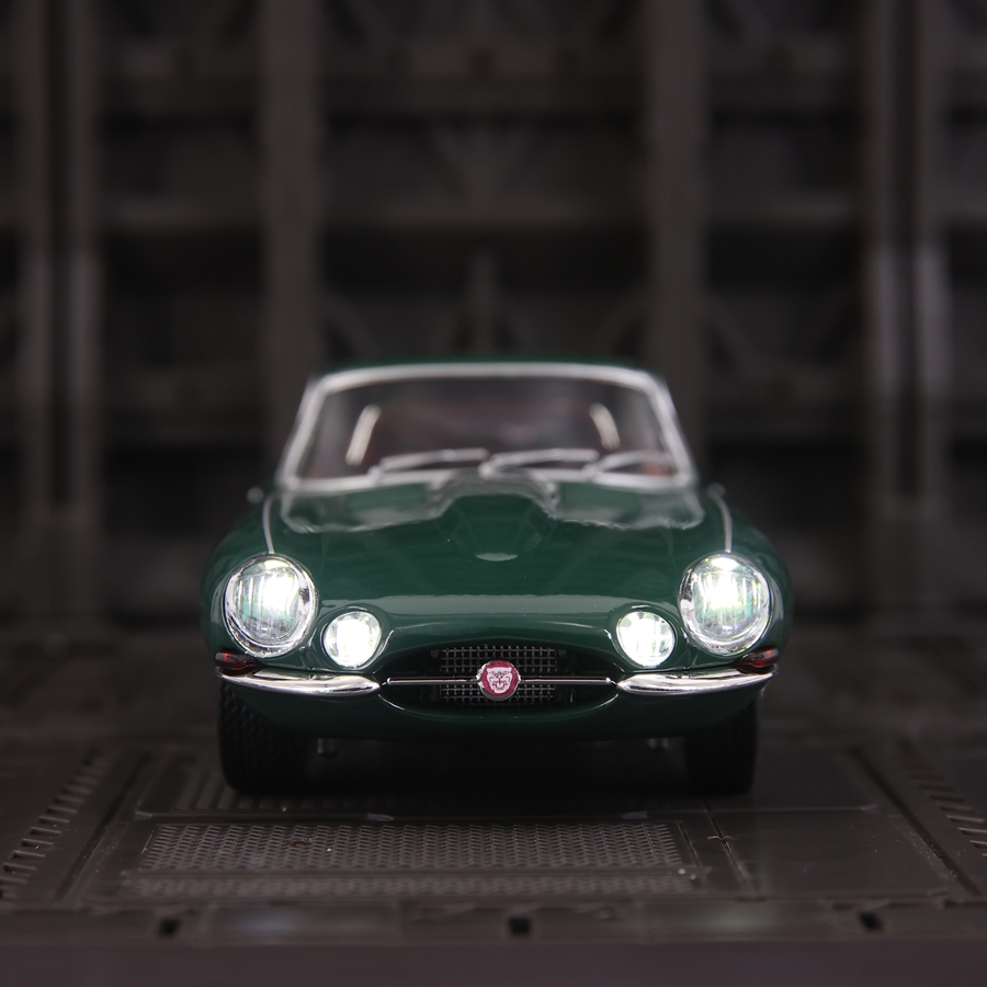 Car Care - Model mobil Jaguar E-Type berbahan alloy