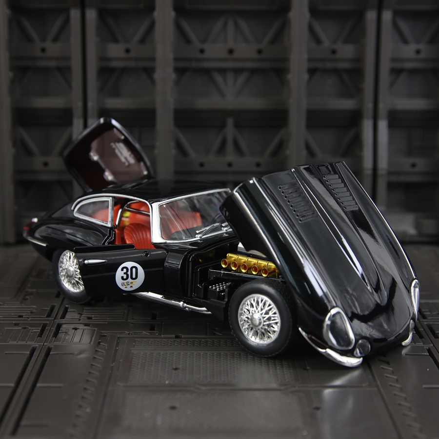 Model mobil Jaguar E-Type berb - Car Care ulasan dan harga