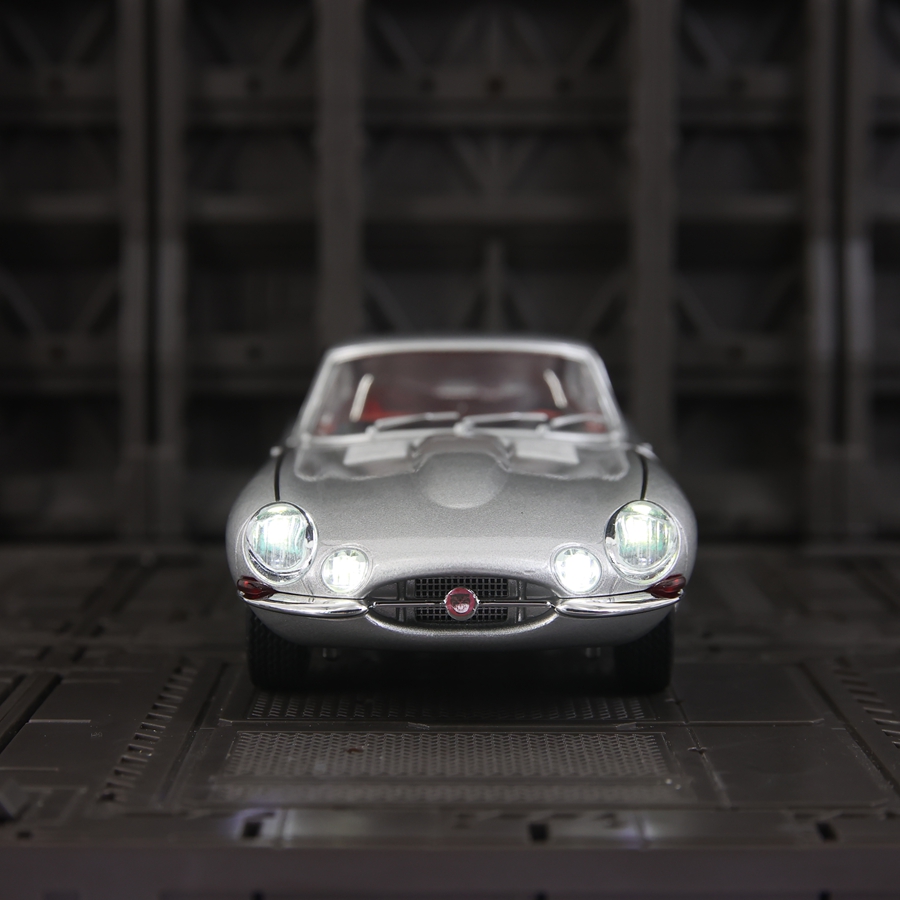 Model mobil Jaguar E-Type berb - Car Care ulasan dan harga