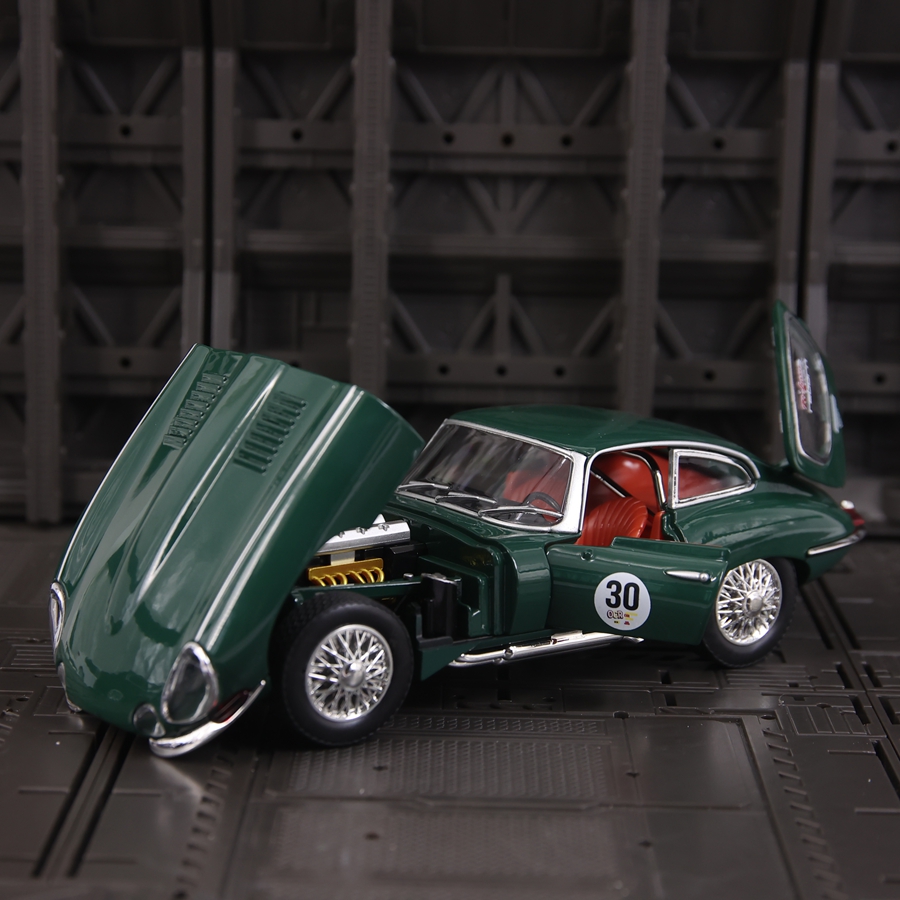 Model mobil Jaguar E-Type berb - Car Care ulasan dan harga