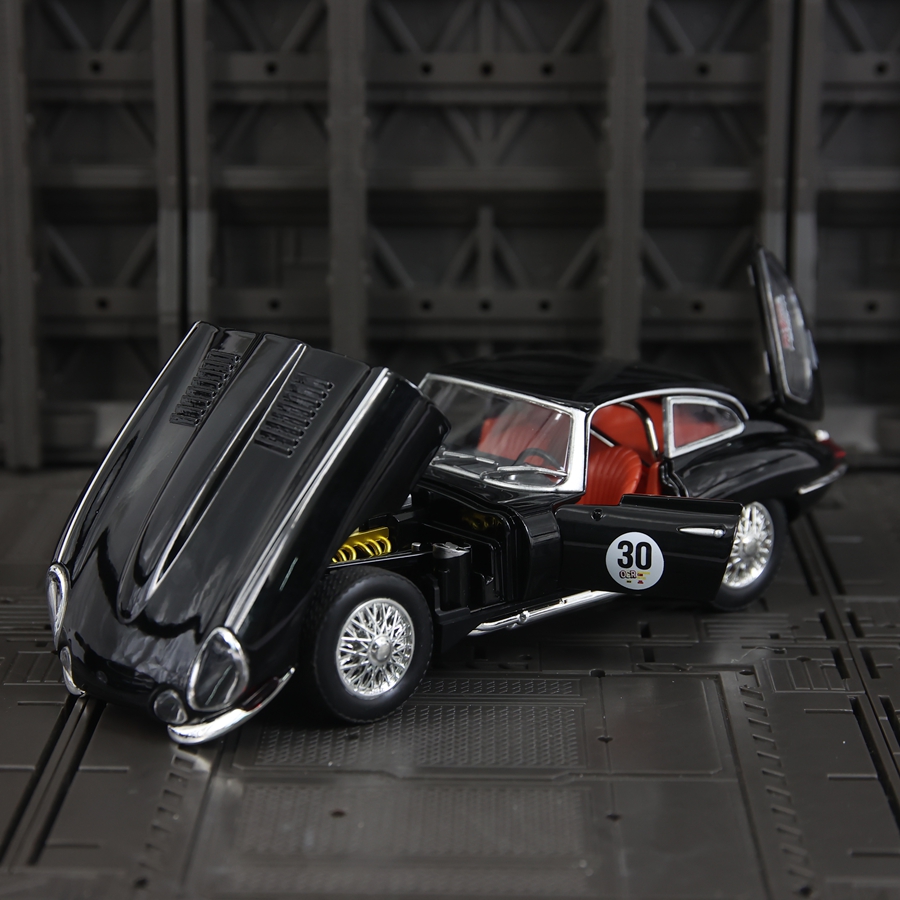 Model mobil Jaguar E-Type berb - Car Care ulasan dan harga